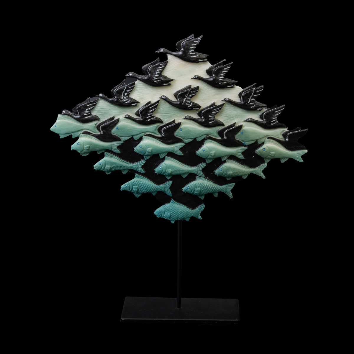 Figurine Escher : Air et eau (18 cm), détail 2